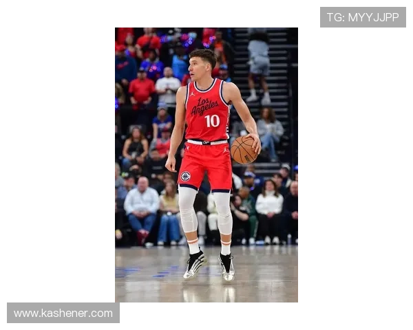 博格丹复出迎赛季首秀 快船新阵容哈登小卡携手冲击开拓者 博格丹复出迎赛季首秀 快船新阵容哈登小卡携手冲击开拓者